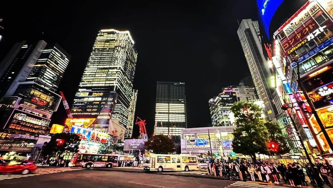 浅岡雄也のインスタグラム：「渋谷、知らない街になりつつあるな  20231102」