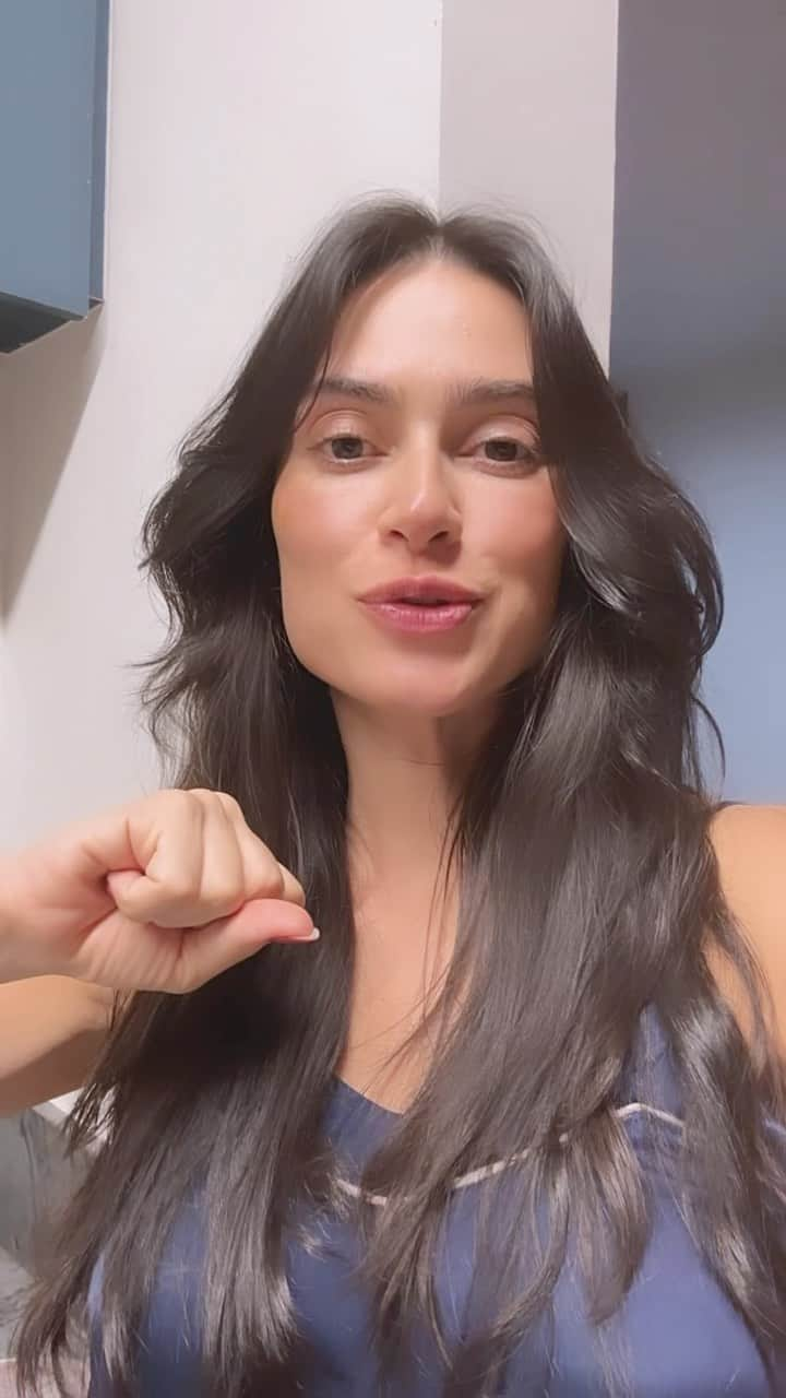 Thaila Ayalaのインスタグラム：「E é TÃO gratificante ver ele comendo tudinho depois, enche o coração aqui!  E você tá fazendo o que nesse feriadão 10 da noite?」