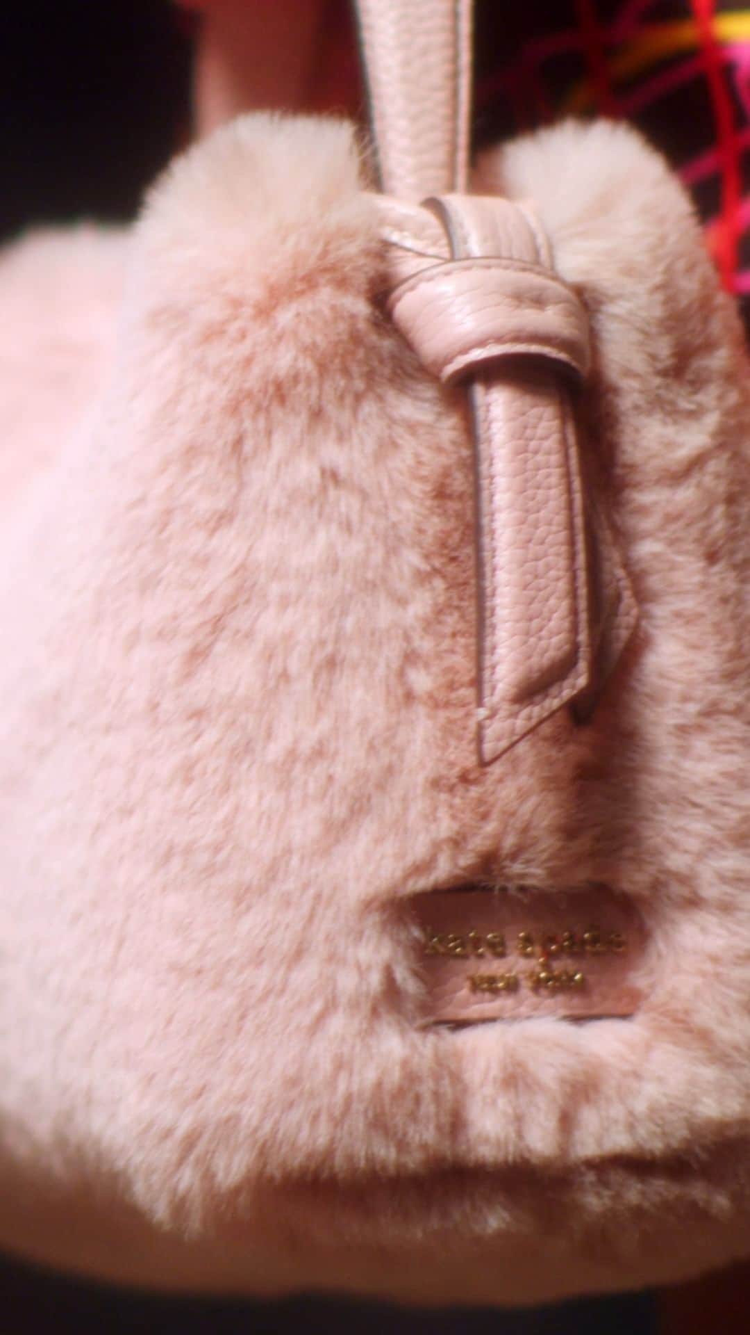 ケイト・スペードのインスタグラム：「ランウェイのようにストリートを歩いて  #katespadeny #katespadejapan #ケイトスペード #ケイトスペードニューヨーク」