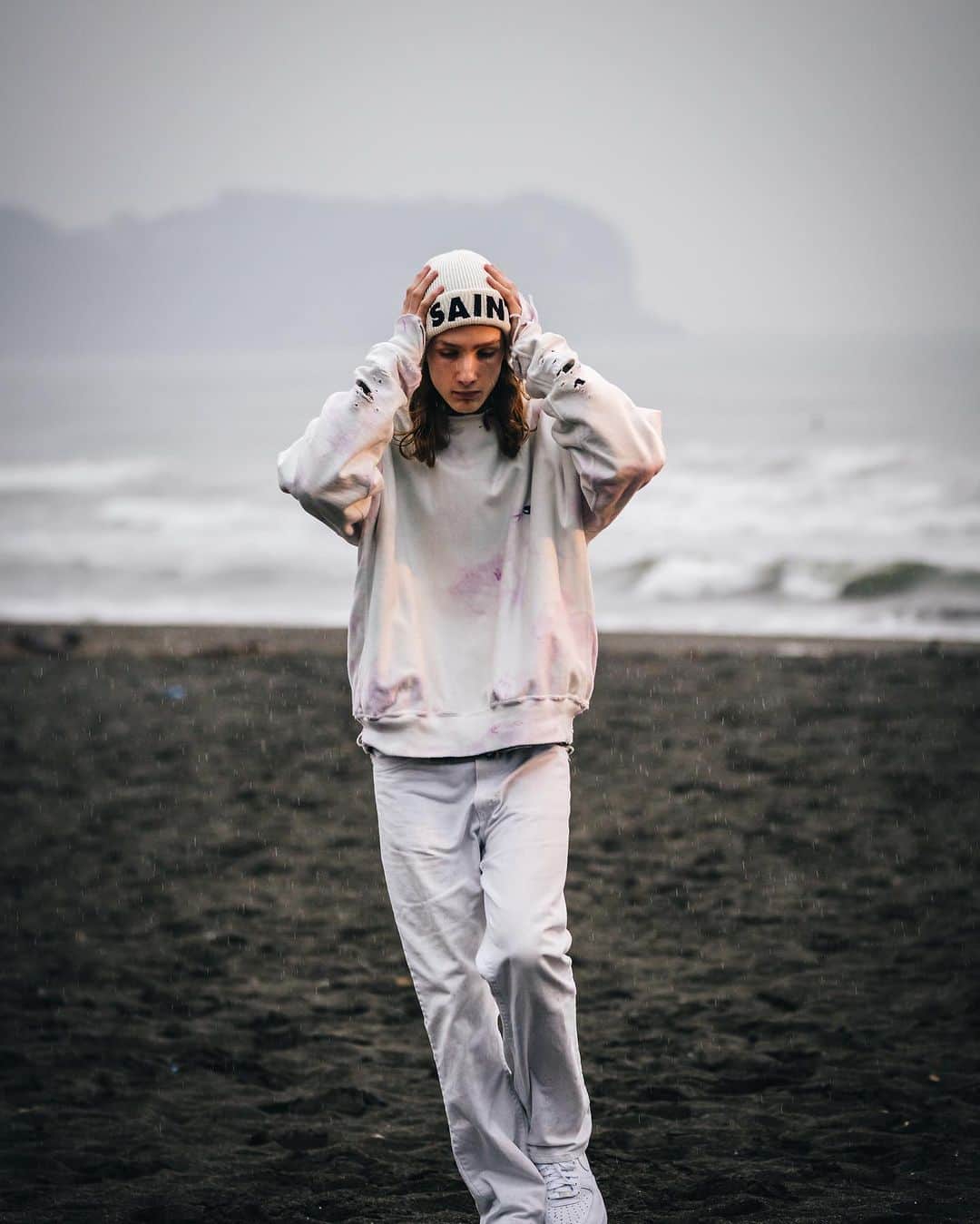 LOVELESS/GUILD PRIME 公式アカウントのインスタグラム：「『©SAINT Mxxxxxx』 ©SAINT Mxxxxxx(セントマイケル)から、2023AW 8th dropとなる新作をリリース。 タイダイ染のクルーネックスウェットが登場。  ONLINESTORE 2023.11.3 fri. 10:00 LOVELESS AOYAMA 2023.11.3 fri. 11:00  SM-A23-0000-025 ￥53,900 SIZE L,XL  #SAINTMxxxxxx」