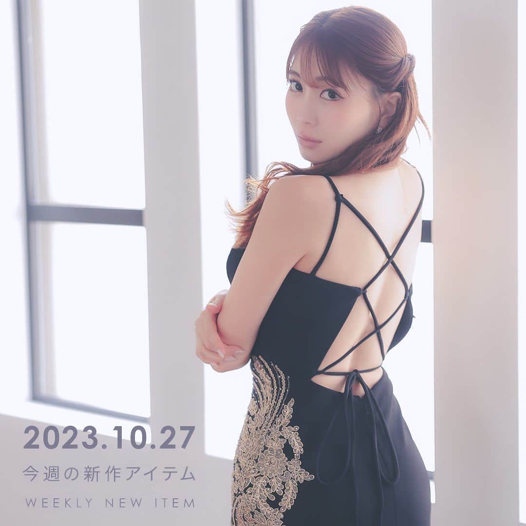 ドレスショップTIKA公式のインスタグラム：「˚°°˚♢°ºᵒ•♡•ᵒº°˚♢°ºᵒ•♡ᵒº°˚  𝟏𝟏.𝟑 𝓦𝓮𝓮𝓴𝓵𝔂 𝓝𝓮𝔀 𝓐𝓻𝓻𝓲𝓿𝓪𝓵  ˚°°˚♢°ºᵒ•♡•ᵒº°˚♢°ºᵒ•♡ᵒº°˚  セクシーでラグジュアリーな新作が登場♡ 寒い時期にはロングドレスが映える☃️ 気になるアイテムをTAPでチェックしてね✧︎*。   #キャバドレスはtika  #キャバ #キャバドレス #キャバ嬢  #キャバクラ #ラウンジ  #ラウンジ嬢  #ラウンジドレス  #ロングドレス  #ミニドレス  #」