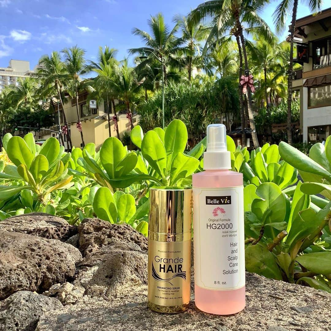 Belle Vie Hawaiiのインスタグラム：「＼育毛・増毛ケア商品10%オフ／ 髪のボリュームや生え際、頭皮の乾燥やべたつきが気になったらトライ💪  髪も頭皮も肌同様にエイジングケアが大切✨ 頭皮の角質ケア、頭皮に必要なビタミンや栄養を補給して艶やかな毛髪を育てましょう🌱  オンラインでご注文の際はクーポンコードのご利用をお忘れなく🙏 セールは11/4日土曜日23:59分までです 詳しくはベルヴィーのホームページへ！  ベルヴィーワイキキ店舗もセールを同時開催中！ 営業時間【10am-9pm】  #ヘアケア #スカルプケア #ノニ #ハワイ情報 #ベルヴィーハワイ」