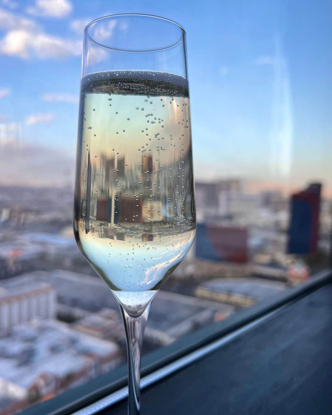 Palms Casino Resortさんのインスタグラム写真 - (Palms Casino ResortInstagram)「𝑆𝑎𝑙𝑢𝑡𝑒 𝑡𝑜 𝑜𝑛𝑒 𝑦𝑒𝑎𝑟 𝑜𝑓 𝑉𝑒𝑡𝑟𝑖 𝑎𝑡 @palms! 🖤  Here’s to many more years of making pasta & magic in Las Vegas ✨ • • • #VetriCucinaLV  #salute #cheers #wine #vino #italianwine #drinks #bar #stripviews #palms #vegas #vegasfood #vegaseats #vegasstrip #pasta wine, vino, red wine, white wine, Italian wine, drink wine, drinks, beverage, libations, Vetri Cucina Las Vegas, Marc Vetri, VB Gruppo Restaurants, Vegas, Palms Casino, Las Vegas restaurants, Las Vegas, Vegas eats, Vegas strip, strip views」11月3日 10時53分 - palms