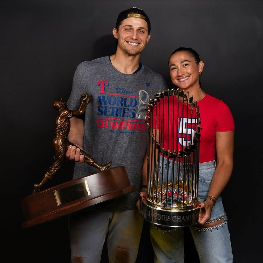 コーリー・シーガーのインスタグラム：「WORLD SERIES CHAMPS!!」