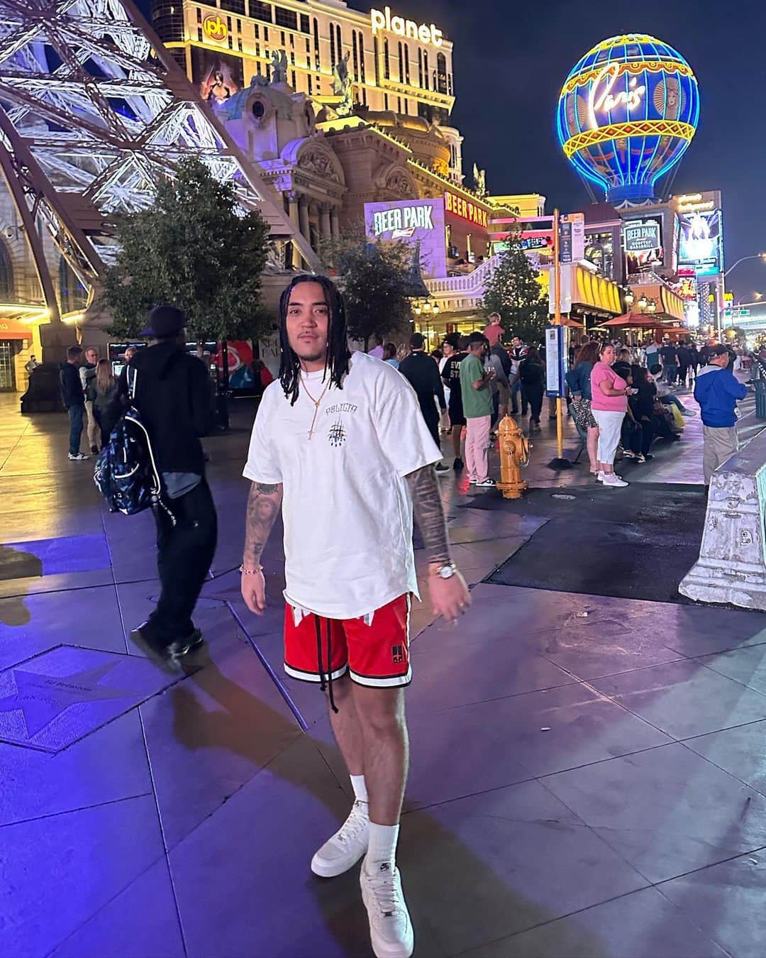 MC TYSONのインスタグラム：「My hiphop life in Vegas ‼︎‼︎ 🎰💰🚀😎💙🔥💫アルバム制作とモーターショーでアメリカ来てます🇺🇸 #THEMESSAGE6」