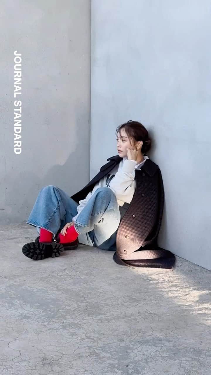JOURNAL STANDARDのインスタグラム：「マストバイな6着を蛯原友里さんが着る。  いま手に入れたい、ムードのあるアウター  この秋冬に着たいアウターはどんなデザイン？ 今季は着丈、シルエット、カラーなど、選ぶのが楽しくなる豊富なラインナップ。 ボトムスやインナーとのマッチングでなりたい自分を想像しながら見つける１着とは。 ブランドが厳選する6タイプのアウターを蛯原友里さんが纏います。  ▼link https://baycrews.jp/feature/detail/10278  ——————————  Model：YURI EBIHARA @yuri_ebihara Photographs：TAKAO SAKAI（aosora） @takaosakai0330 Styling : FUMIKO TOKUHARA @fumikotokuhara Hair & Make-up：YUKARI HAYASHI @yukarihayashi Edit：KOZUE TAKENAKA  ——————————  #baycrews #baycrewsstore #journalstandardladies #journalstandard #2023aw #autumn #ジャーナルスタンダード #レディースファッション #ベイクルーズ #秋冬 #蛯原友里」