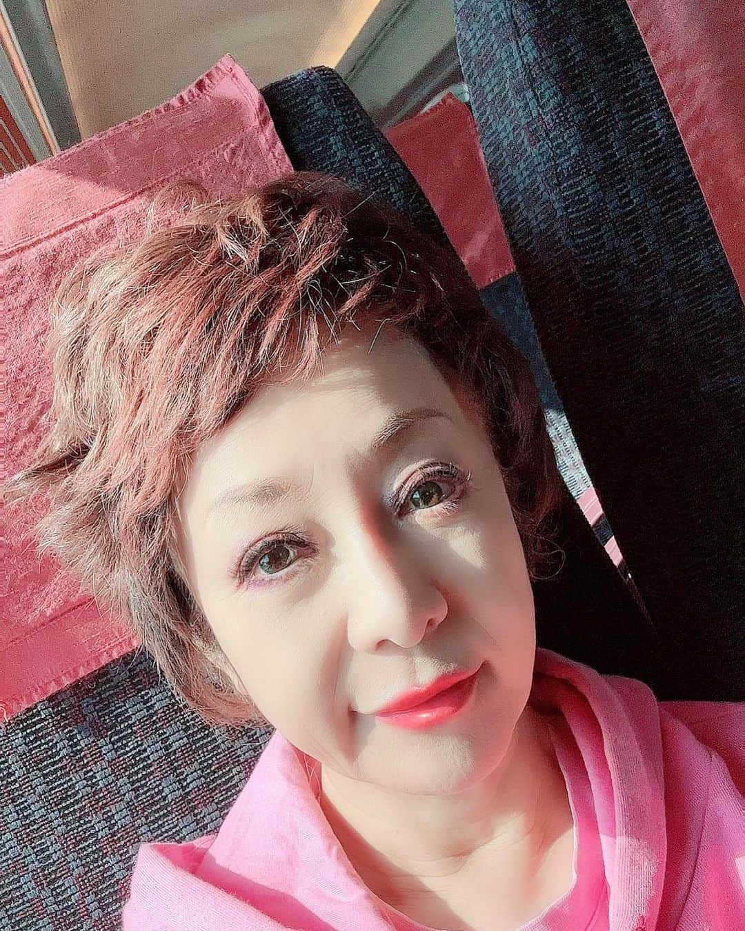 南美希子さんのインスタグラム写真 - (南美希子Instagram)「小田急ロマンスカー乗車中。」11月3日 11時24分 - mikiko_minami