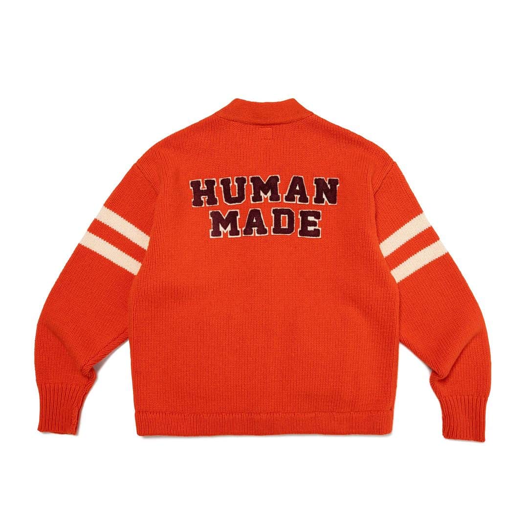 HUMAN MADEさんのインスタグラム写真 - (HUMAN MADEInstagram)「"LOW GAUGE KNIT CARDIGAN” will be available at 4th November 11:00am (JST) at Human Made stores mentioned below.  11月4日AM11時より、"LOW GAUGE KNIT CARDIGAN” が HUMAN MADE のオンラインストア並びに下記の直営店舗にて発売となります。  [取り扱い直営店舗 - Available at these Human Made stores] ■ HUMAN MADE ONLINE STORE ■ HUMAN MADE OFFLINE STORE ■ HUMAN MADE HARAJUKU ■ HUMAN MADE SHIBUYA PARCO ■ HUMAN MADE 1928 ■ HUMAN MADE SHINSAIBASHI PARCO ■ HUMAN MADE SAPPORO  *在庫状況は各店舗までお問い合わせください。 *Please contact each store for stock status.  ローゲージのウールカーディガン。ラグビーボールのモチーフはフェルトワッペン、前後のロゴはサガラワッペンで表現しています。オリジナルのハートボタンもポイントです。  Low-gauge knit cardigan. On the left chest is a felt rugby patch, while chenille patches feature on both the front and the back. Original heart buttons complete the design.」11月3日 11時28分 - humanmade