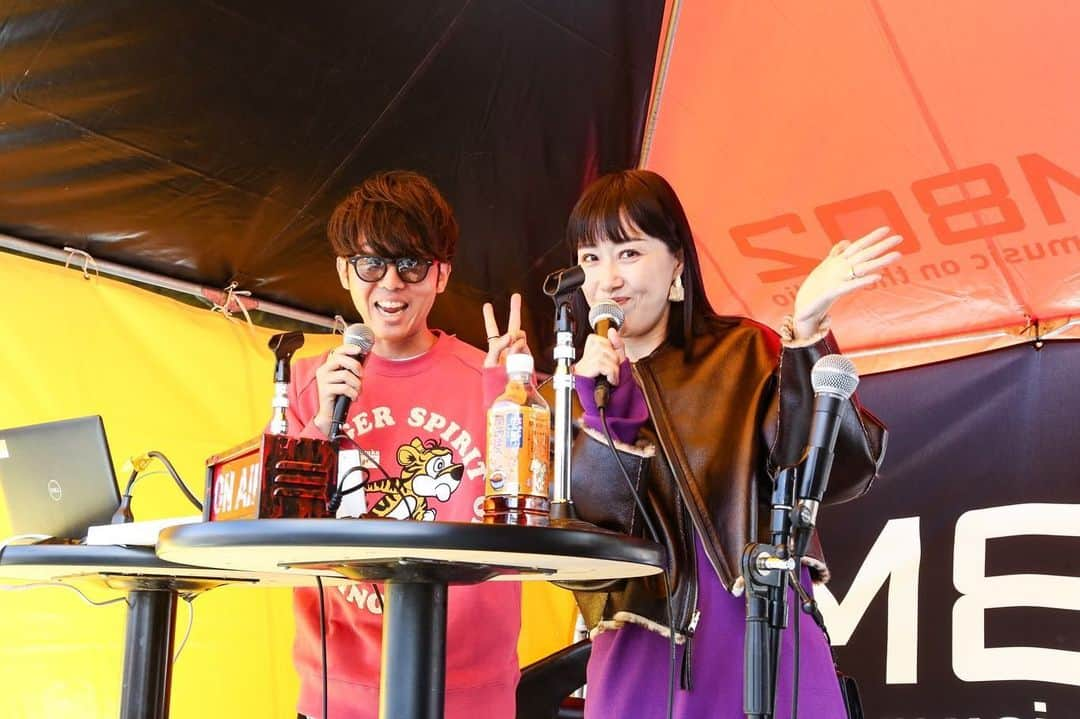 樋口大喜のインスタグラム：「23.10.29. FUNKY MARKET 万博記念公園お祭りRADIO with 仁井聡子 先輩！ . ずっと喋ってたのは覚えてる。 何を喋ったのかは全く覚えてない。 こわい。 @oshaberi_nii」