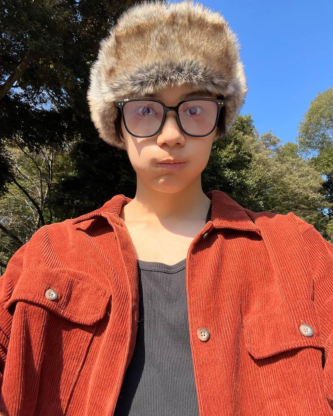 今井竜太郎さんのインスタグラム写真 - (今井竜太郎Instagram)「お散歩に行った日🔆‬ 弟と📸 🐶舌ペロしちゃってます  もうすぐクリスマスだ~🎄⛄️ みんなはサンタさんになにお願いするの??   #あきふくコーデ   #おさんぽ」11月3日 11時34分 - ryutaro__imai
