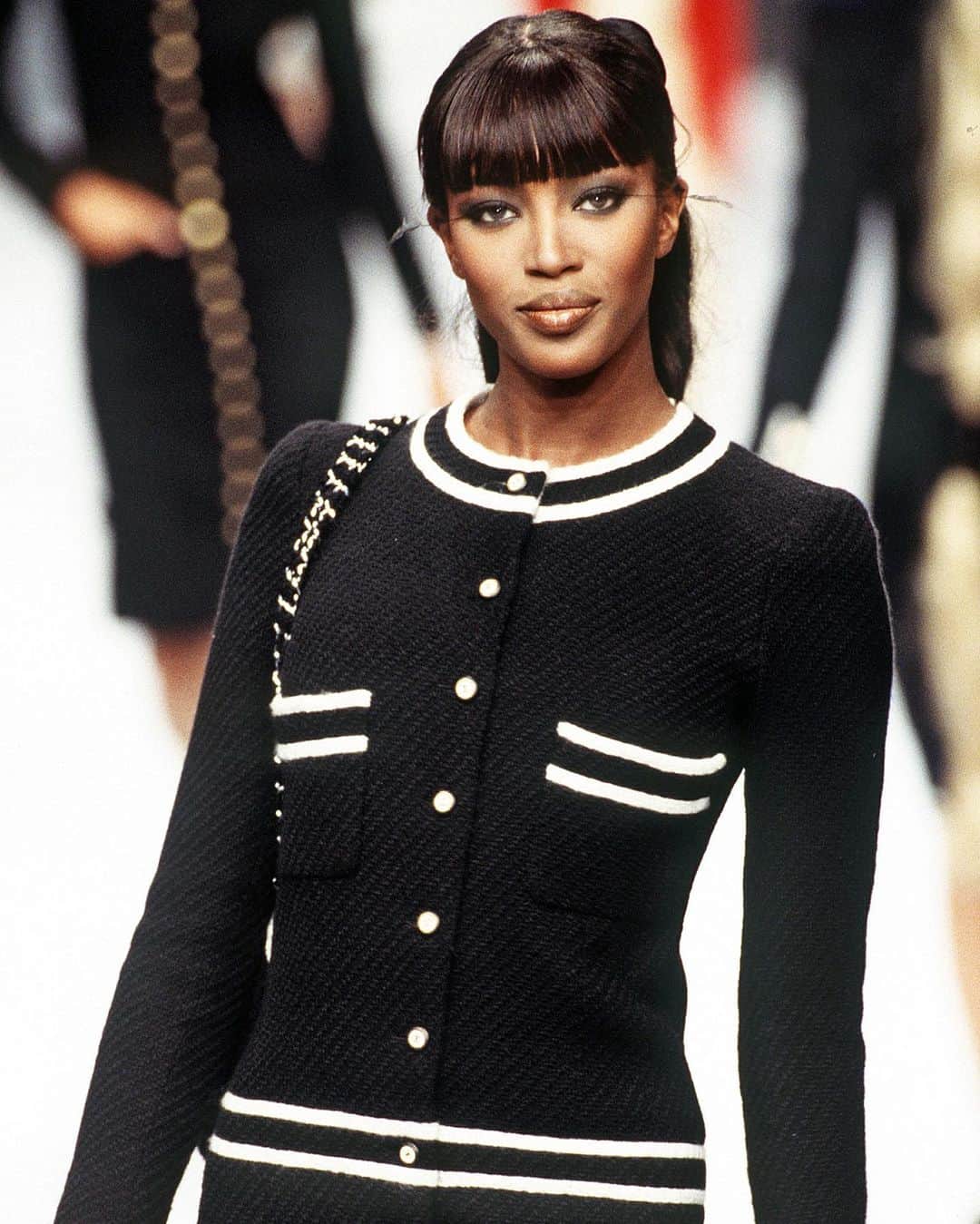 WHO WHAT WEARさんのインスタグラム写真 - (WHO WHAT WEARInstagram)「Fall style mood board: '90s @chanelofficial edition. 🍂 #WWWTB photos: getty images」11月3日 11時48分 - whowhatwear