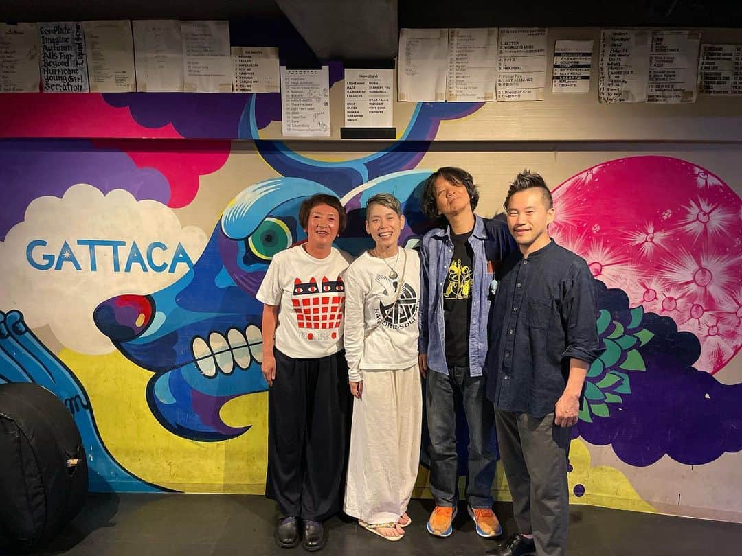 タテタカコのインスタグラム：「GATTACAのかとうさん、やまなかさん、スタッフの皆さん、 ふちがみとふなとさん、清野美土さん、お客さん、  清野さんのライブはしなやかで曲線が習字の筆みたいで、 ふちがみとふなとさんと清野美土さんのスペシャルライブは、 更に柔らかく面白く、わくわく強く、魅了されっぱなしの世界旅行のようでした。 混ぜていただき、とってもありがとうございました！」