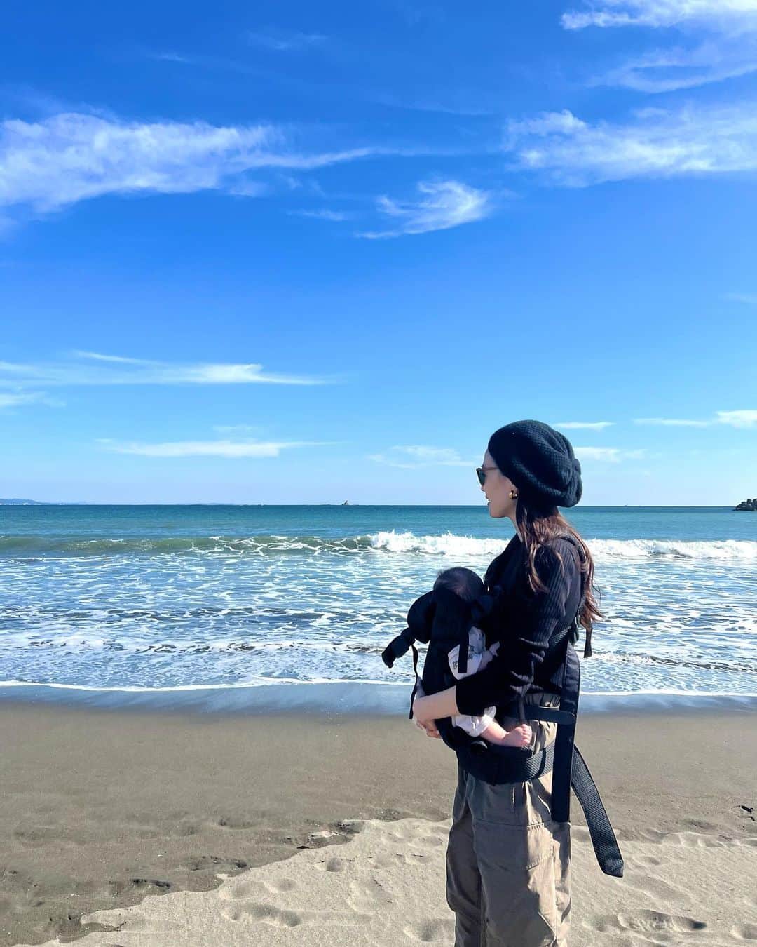 葛岡碧のインスタグラム：「初めての海だね🌊☀️」