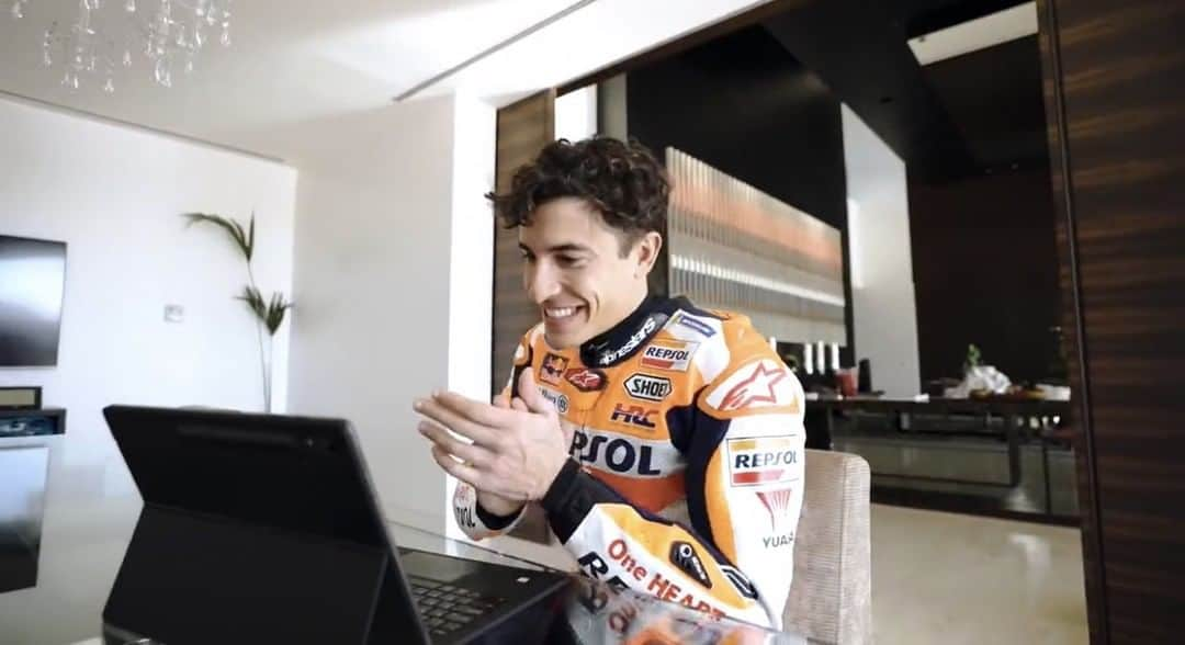 レプソル・ホンダのインスタグラム：「#LookingBackOnMM93 What's your most memorable @marcmarquez93 moment?  @samsungespana」