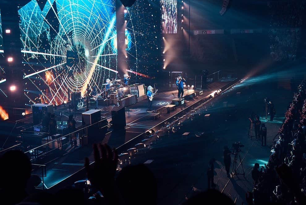 Man With A Missionさんのインスタグラム写真 - (Man With A MissionInstagram)「Nagoya Gaishi Hall! Day 1  Photo by @imdaisukesakai  #manwithamission  #wolvesonparade #arena #nagoya #gaishihall」11月3日 23時28分 - mwamofficial