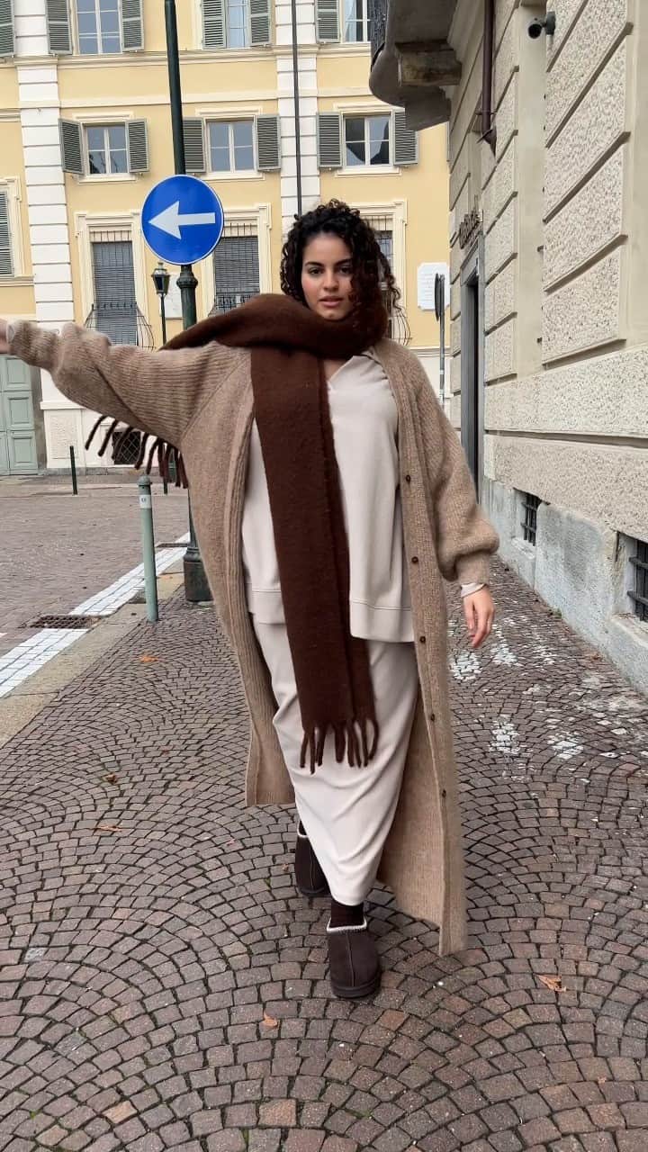 ASOSのインスタグラム：「Those earth tones hit different 🧸 🔎 'Cold weather' on ASOS」