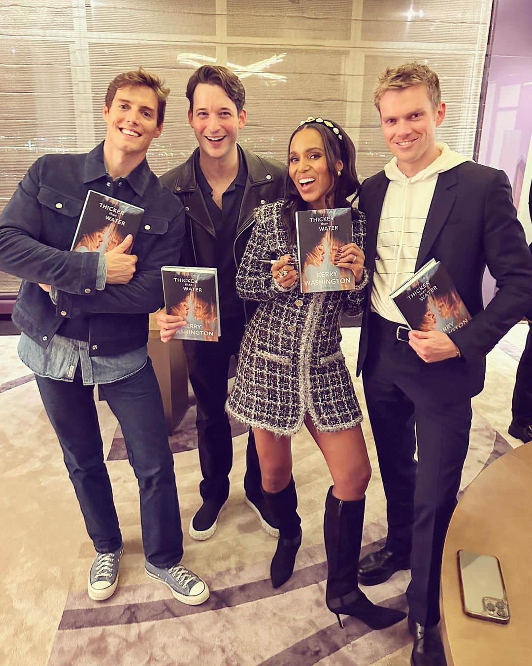 デレク・ブラスバーグさんのインスタグラム写真 - (デレク・ブラスバーグInstagram)「I was stoked to read @kerrywashtington’s memoir because I wanted the on-set ‘Scandal’ gossip and tips @JLo gave her when she was her high school dance teacher. But, dayum! There’s a lot more here: Childhood abuse, abortion, eating disorders, discovering she had a different biological father. We’ve been friends for years but these revelations provide a deeper, more revealing portrait of a woman who’s come so far and done so much. Congrats on this, KerBear! 📚🎊🥰」11月3日 23時24分 - derekblasberg