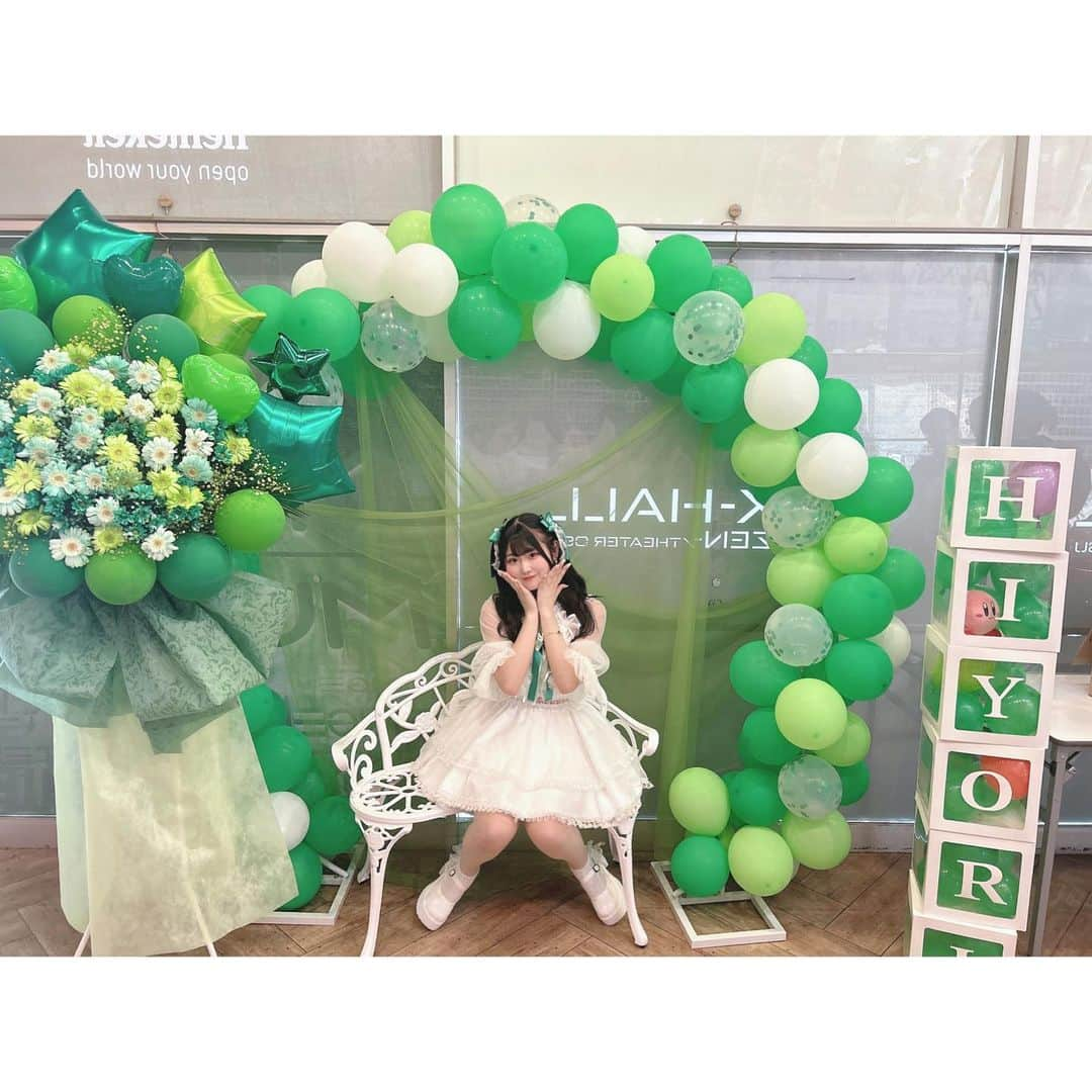 桃瀬ひよりのインスタグラム：「素敵すぎる飾り付け...ありがとうございました☺️🍀  #名古屋 #アイドル #idol #sjk #女子高生 #高校生  #likeforlikes  #likeforfollow  #like4likes  #like #followforfollowback  #follow  #follow4followback  #いいね返し #コメント返し #生誕祭 #生誕衣装」