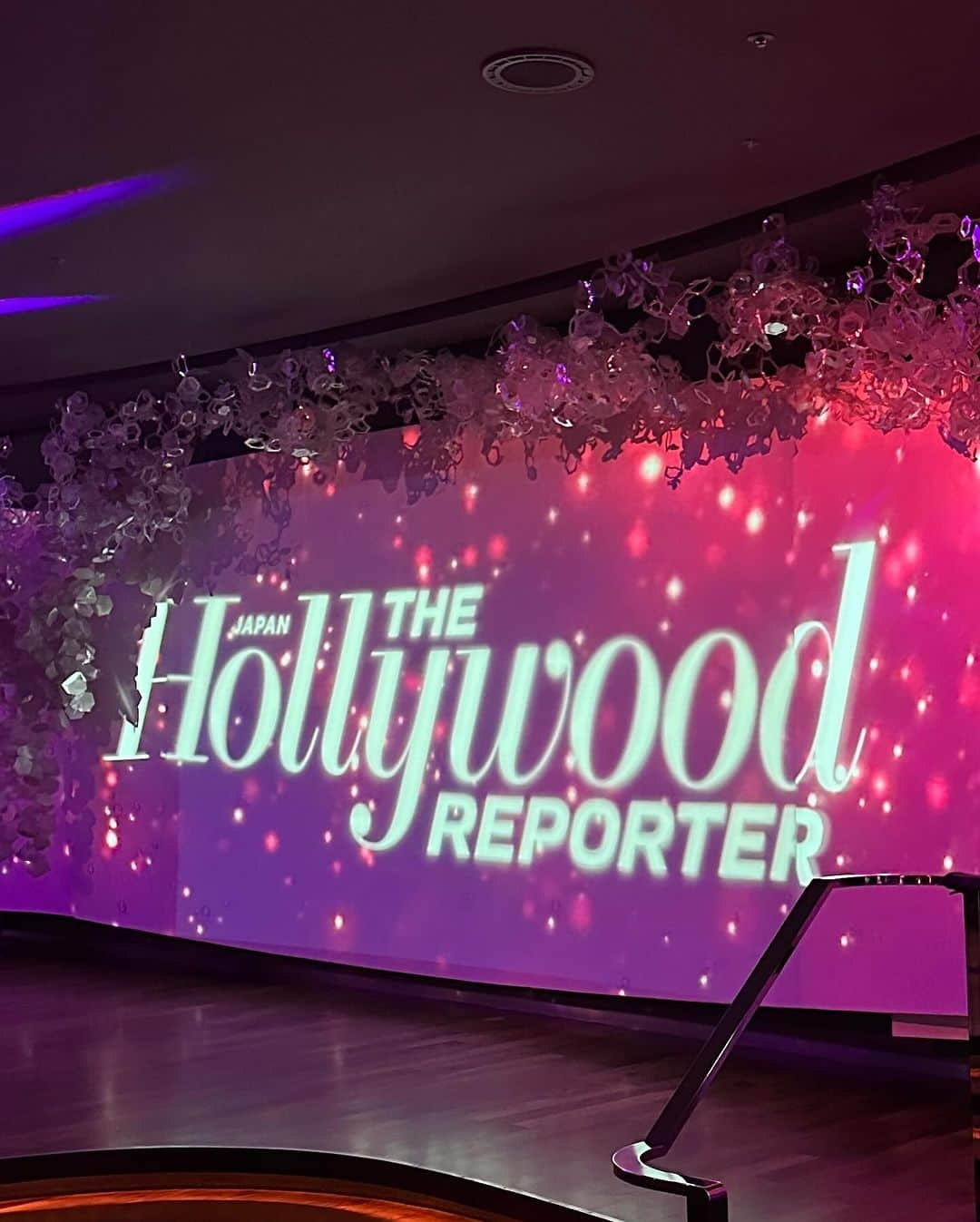 西内ひろさんのインスタグラム写真 - (西内ひろInstagram)「先日 The Hollywood reporter ( @hollywoodreporter.jp )36回東京国際映画祭カクテルパーティーへ参加し、映画業界の皆様とお話し様々な意見交換をしてきました！  実は去年からプロデュース側で、映画業界はアメリカ含め関わっていました。  将来作りたいと思う作品が2本あります。 まだまだ時間はかかりますが、いつかきっと。  写真は久しぶりに会った俳優の尚玄( @shogenism )と 親友でHollywood reporter編集長でもあるまきちゃん( @maki_juno )と☺️✨  #東京国際映画祭  #movie #映画」11月3日 22時00分 - 0214hiro