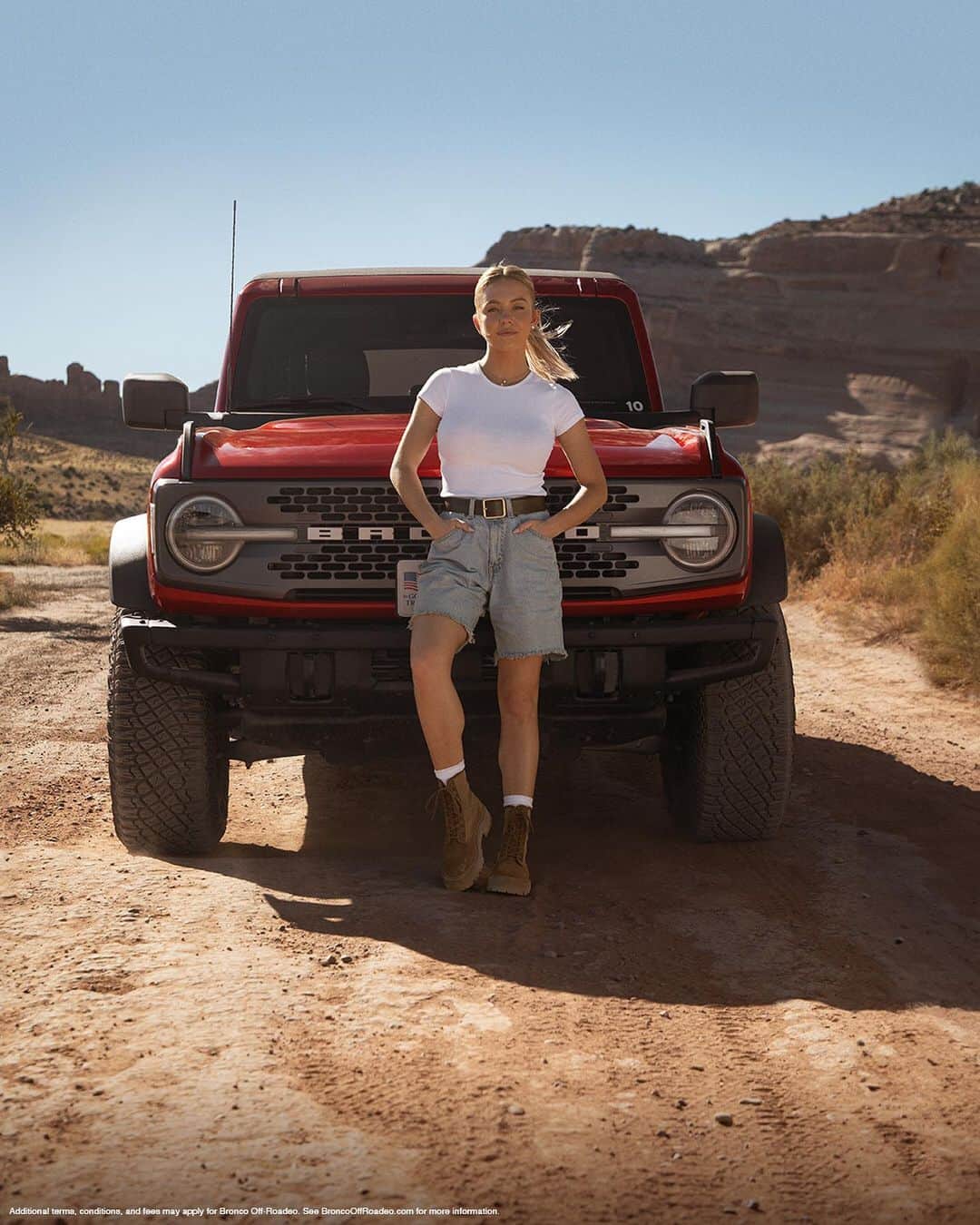 のインスタグラム：「Ford Bronco® owner @sydney_sweeney made memories that will last a lifetime at Bronco Off-Roadeo in Moab, Utah. Will you and your friends do the same? Reserve your Off-Roadeo adventure at the link in bio. #broncooffroadeo」