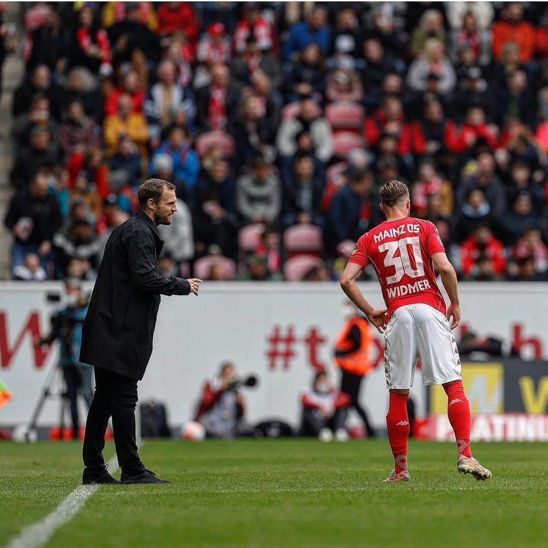 シルヴァン・ヴィドマーのインスタグラム：「All the best, coach! Thanks for your trust, the advice given and the energy you put in every day! 👏」