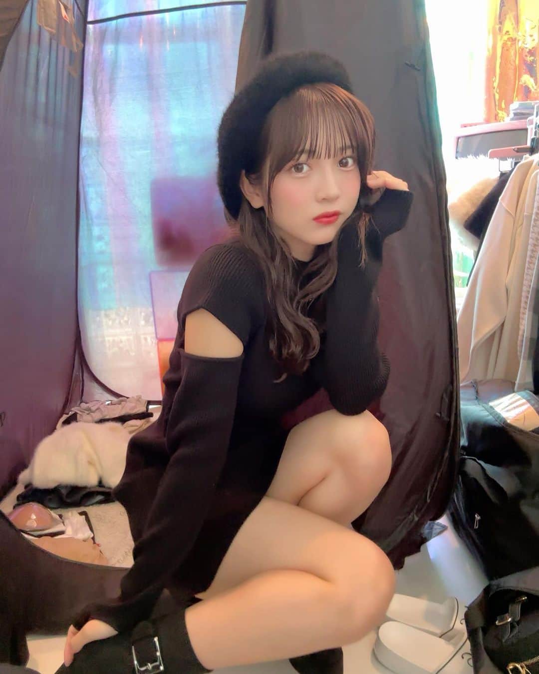 黒嵜菜々子のインスタグラム：「ベレー帽どう？」