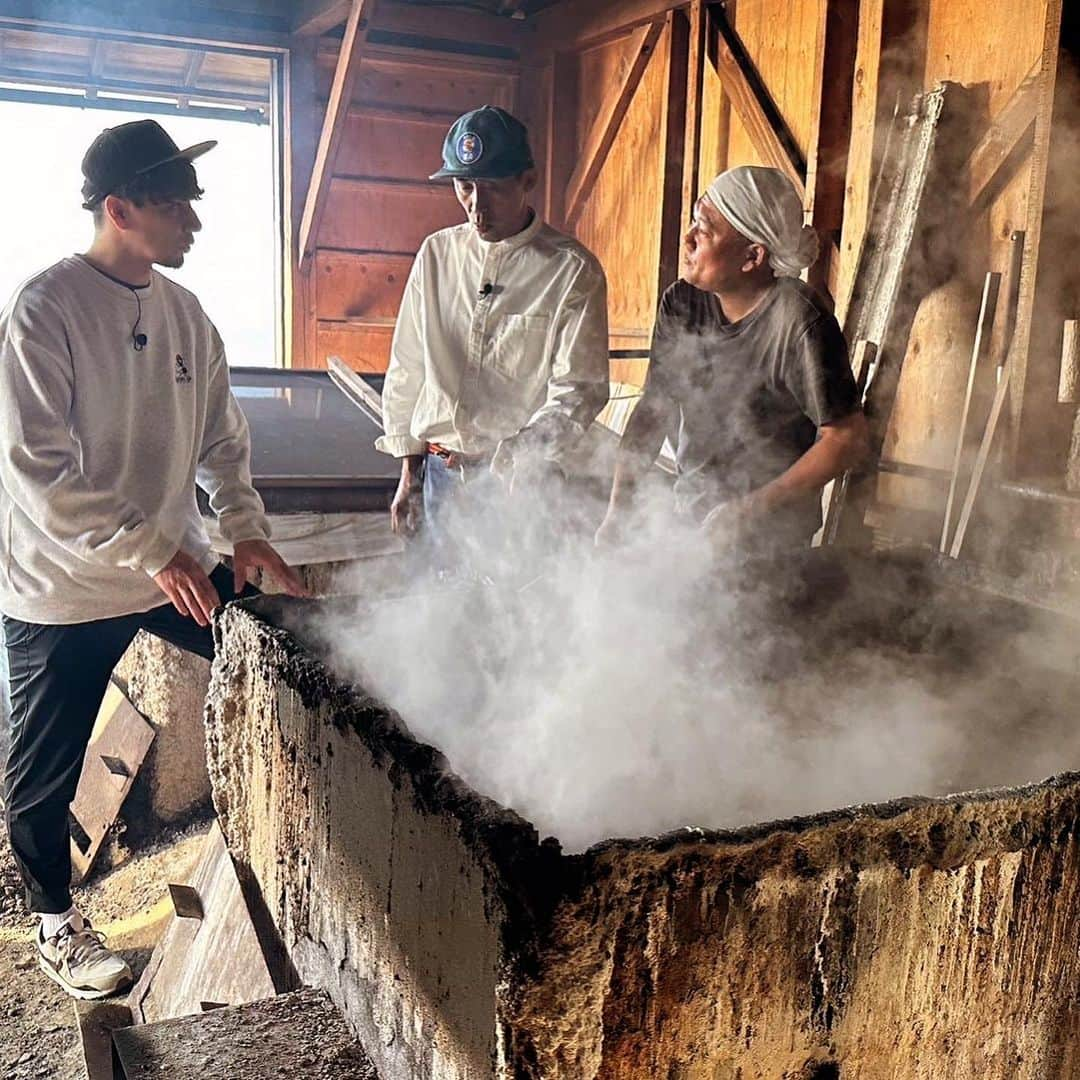 石田靖さんのインスタグラム写真 - (石田靖Instagram)「テレビ大阪⑦「発見食遺産❗️」ゲストのJOYさんと 播磨町&淡路島で食遺産探し どんなレシピと出逢ったのか⁉️  OAお楽しみ〜 #テレビ大阪 #発見食遺産 #播磨町グルメ  #大中遺跡公園  #兵神ファーム #名店シェフ絶品食材 #淡路島グルメ #自凝雫塩 #JOY #石田靖 #一期一笑」11月3日 22時02分 - yasulog