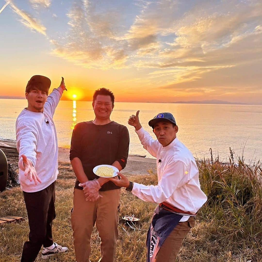 石田靖さんのインスタグラム写真 - (石田靖Instagram)「テレビ大阪⑦「発見食遺産❗️」ゲストのJOYさんと 播磨町&淡路島で食遺産探し どんなレシピと出逢ったのか⁉️  OAお楽しみ〜 #テレビ大阪 #発見食遺産 #播磨町グルメ  #大中遺跡公園  #兵神ファーム #名店シェフ絶品食材 #淡路島グルメ #自凝雫塩 #JOY #石田靖 #一期一笑」11月3日 22時02分 - yasulog