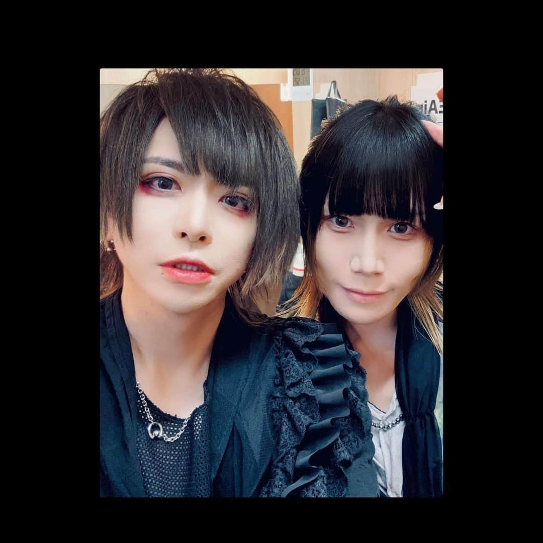 優のインスタグラム：「バグパニ13本目。「見世物小屋は終わらない」ありがとう。 #bugpanic #dof #yuya #buglug」