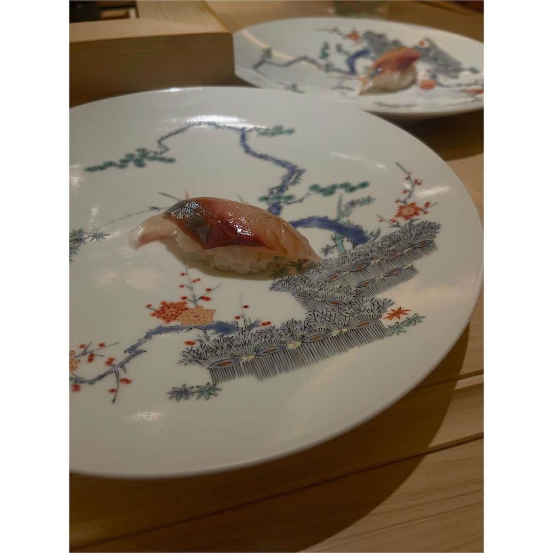 大坪はるらのインスタグラム：「@aoyamagrand  @aoyama.sushi.kanesaka   良き三連休の始まり♡ #dayoff」