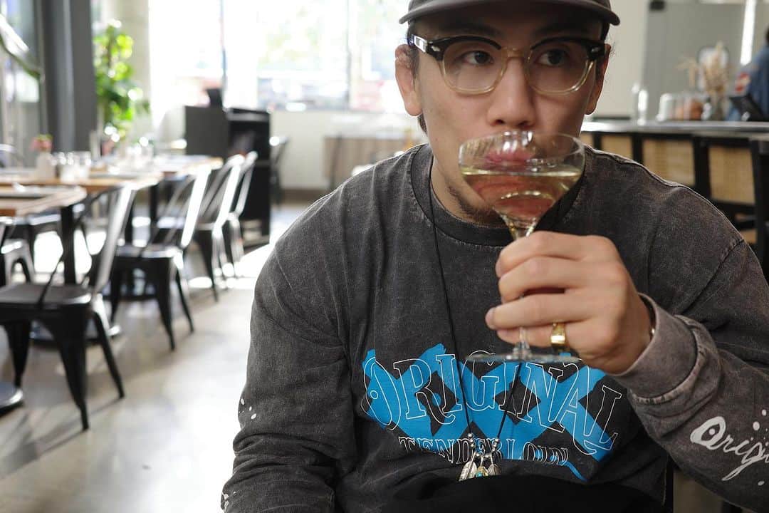 矢地祐介のインスタグラム：「🍷🍷🍷 次はいつ行けるかなぁ✈️」