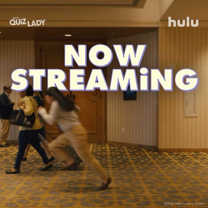 Hulu Home of Emmy-winningのインスタグラム：「Run, don’t walk 💨 #QuizLady is now streaming only on @hulu.」