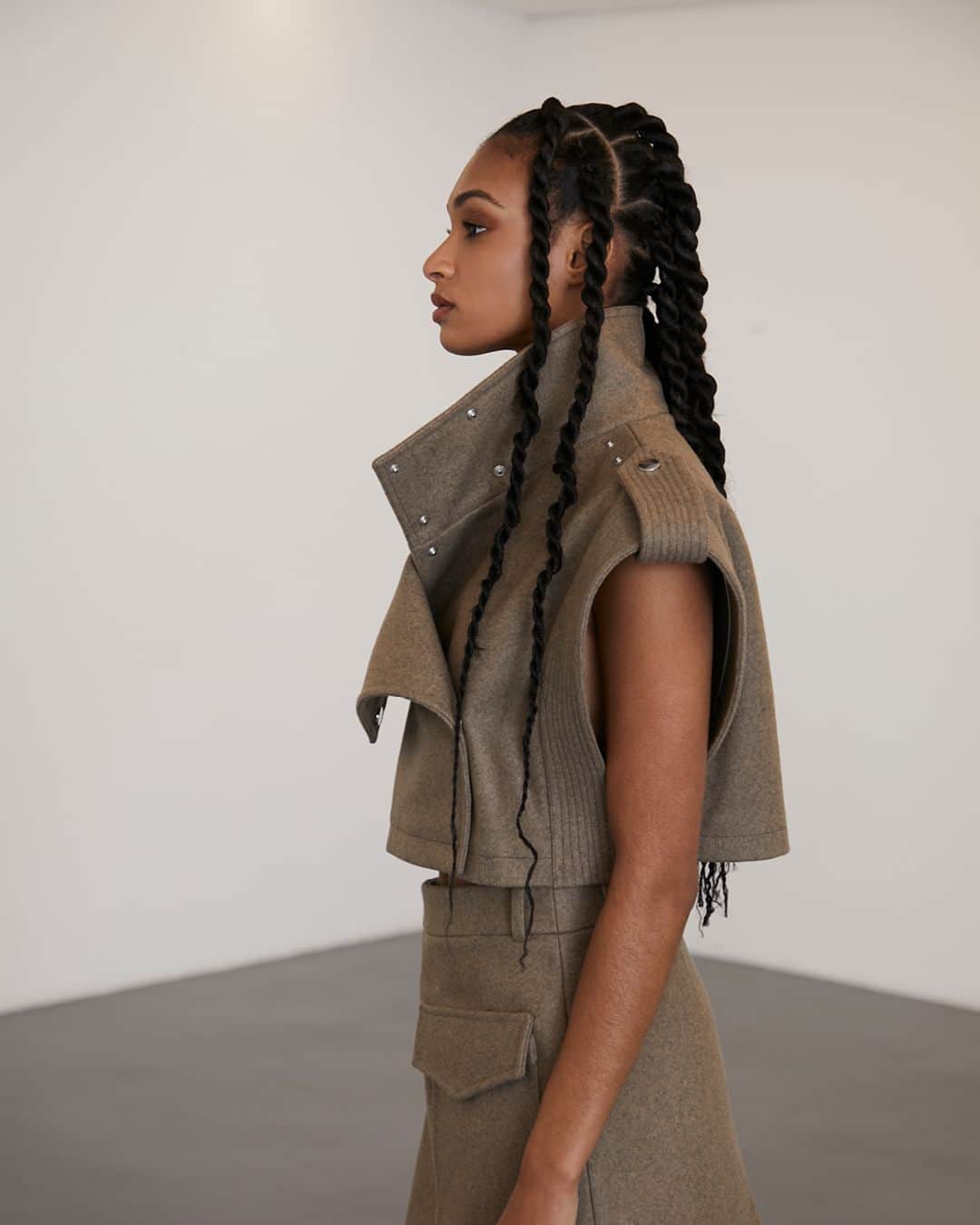 ヴァランティンゴティエのインスタグラム：「CABANE - Collection automne hiver 2023  Veste en laine Nills - made in France  #valentinegauthier #fw23 #cabane #fallwinter」