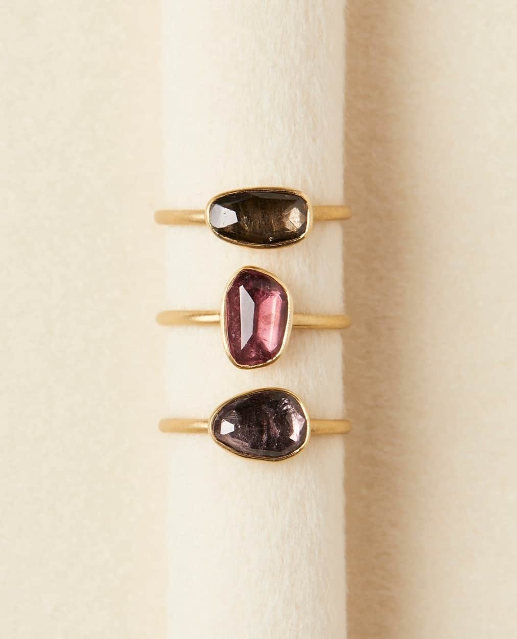 サトミ カワキタのインスタグラム：「Our new one-of-a-kind tourmaline collection showcases the brilliance and depth of this fascinating stone. Bright yellows, greens, moody purples and brown, each one invokes its own unique feeling.」