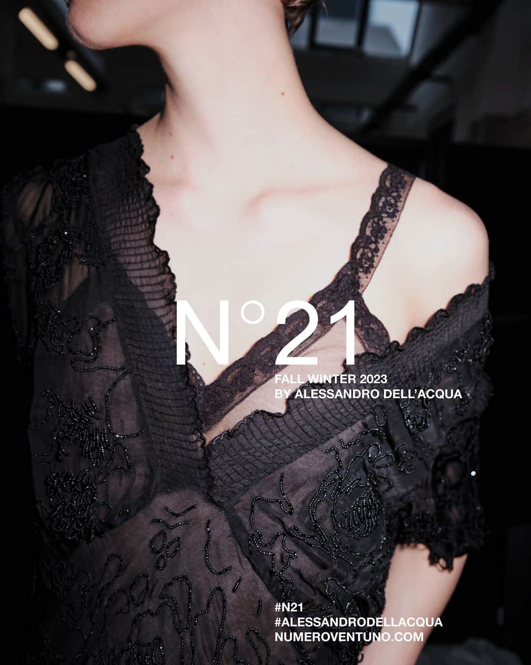 ヌメロ ヴェントゥーノのインスタグラム：「N21 FALL-WINTER 2023 BY ALESSANDRO DELL’ACQUA.  #N21FallWinter23 #N21 by #AlessandroDellAcqua」