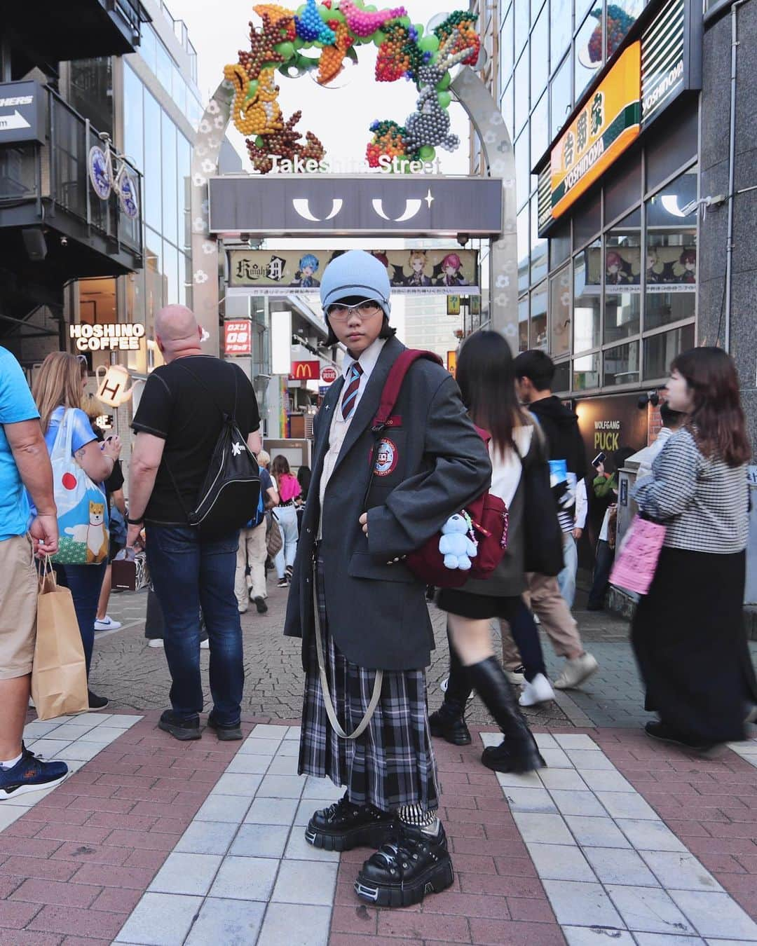 COCOのインスタグラム：「AFTER SCHOOL AT TAKESHITA STREET  @gentlemonster   #gentlemonster #gentlehighschool」