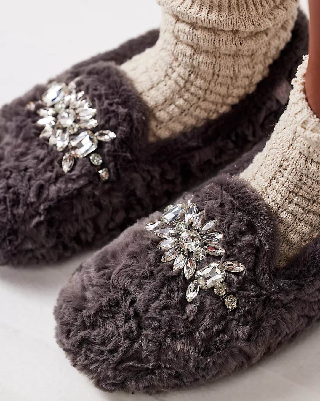 freepeopleのインスタグラム：「Slippers deserve to be stylish too. Link in bio to shop the Slumber Party Loafer Slippers.」