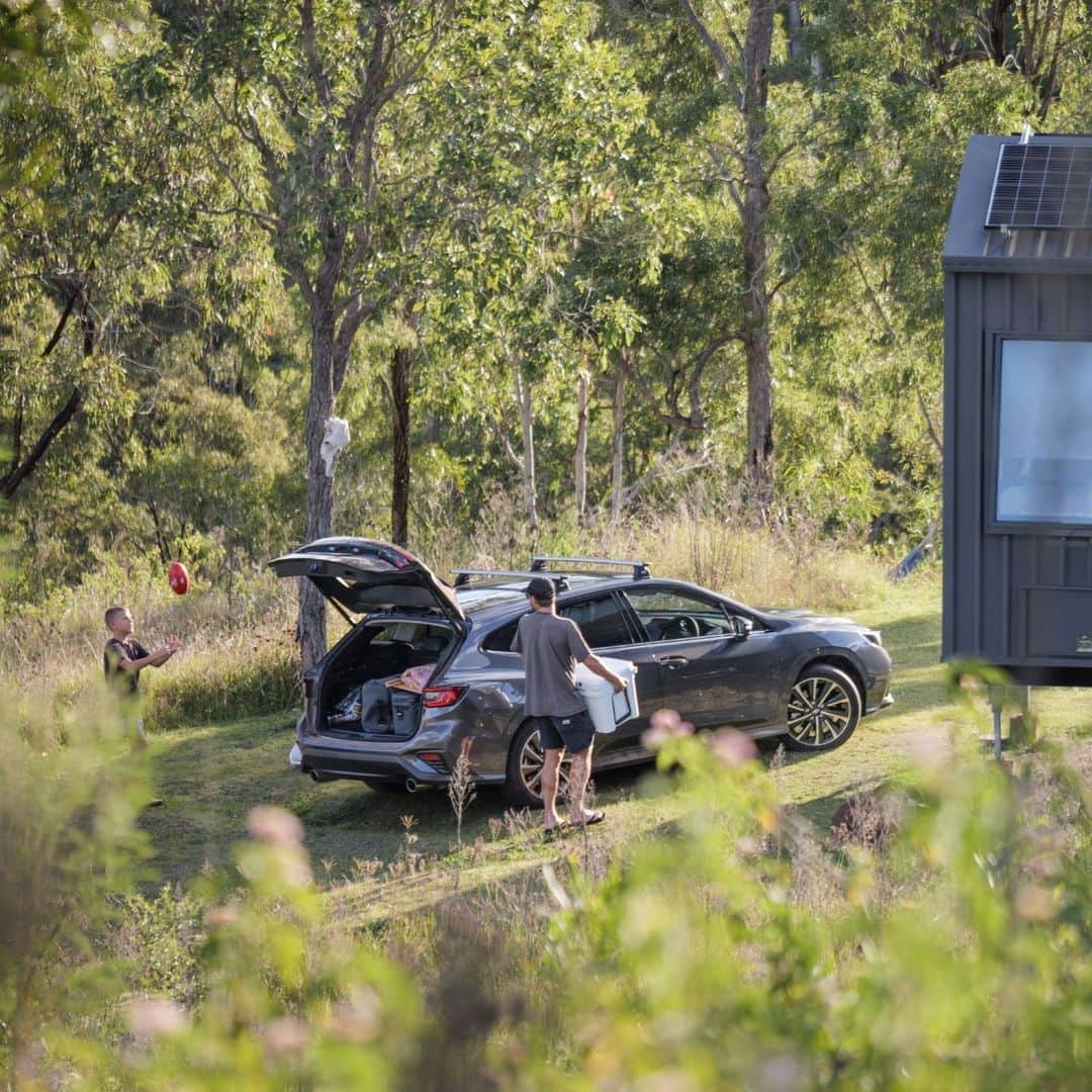 Subaru Australiaのインスタグラム：「Subaru Ambassador Courtney Atkinson recently embarked on his very own Great Australian Detour with his family. Here's what he had to say: ⁣ ⁣ "It doesn't need to be all epic to have a family micro-adventure. Sometimes you need to look close to home. With three days spare, the plan was to travel from home on the Gold Coast via Toowoomba to a tiny home on a property in Southern Queensland Country. But not from A to B. The idea was to take our time, exploring the scenic routes. A perfect playground for the Symmetrical All-Wheel Drive in the Subaru WRX Sportswagon - highways, dirt and mountain roads."⁣ ⁣ Don't forget to tune in to Channel 9 this Saturday at 12:30pm for the next episode of Subaru's Great Australian Detour. Head to the link in our bio to catch up on the latest episodes.」
