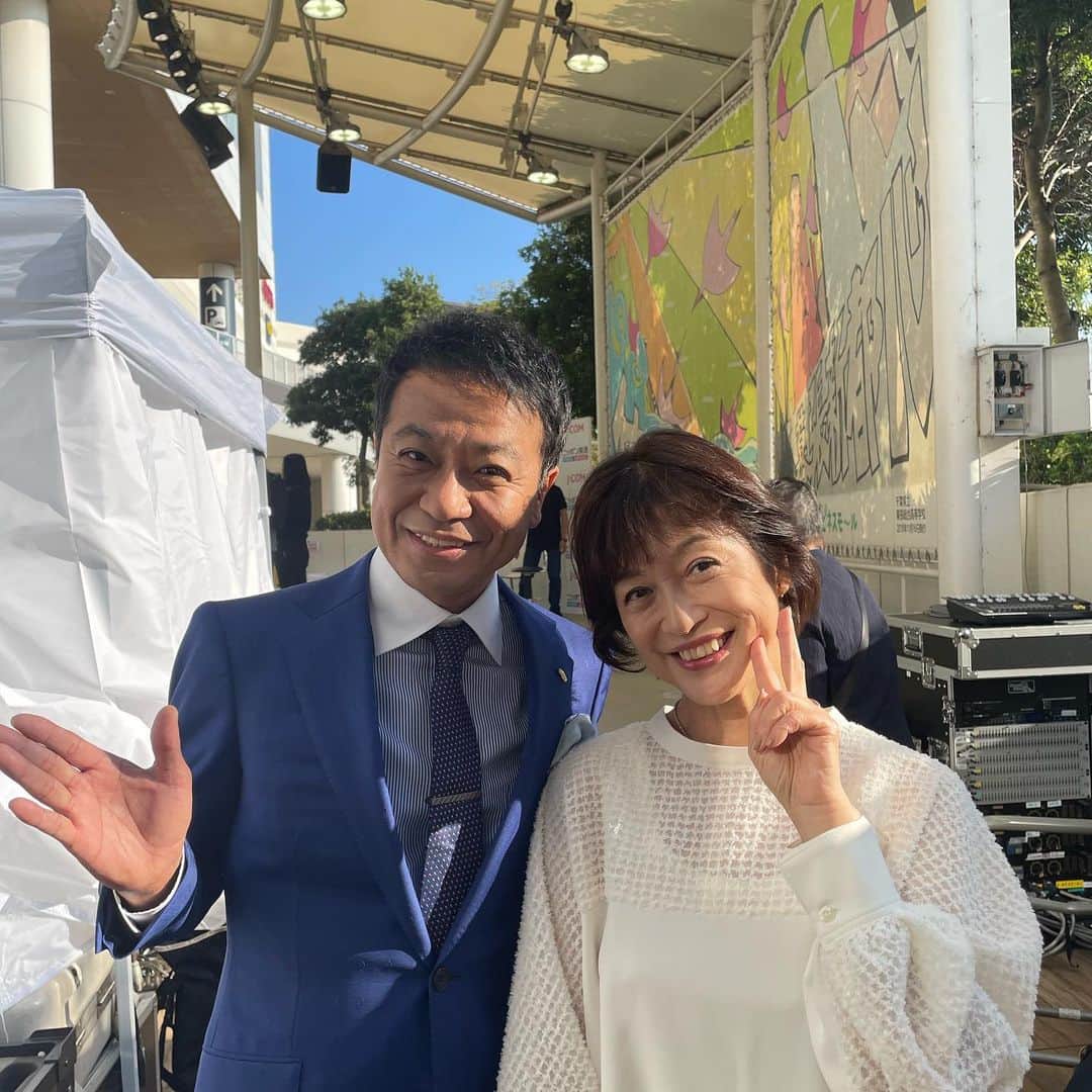 のインスタグラム：「本日は「有楽町で逢いまSHOW♪」野外公開収録です！！ このあと14:30からイオンモール幕張新都心にて。 ぜひお越しください😊  #有楽町で逢いまshow #イオンモール幕張新都心」