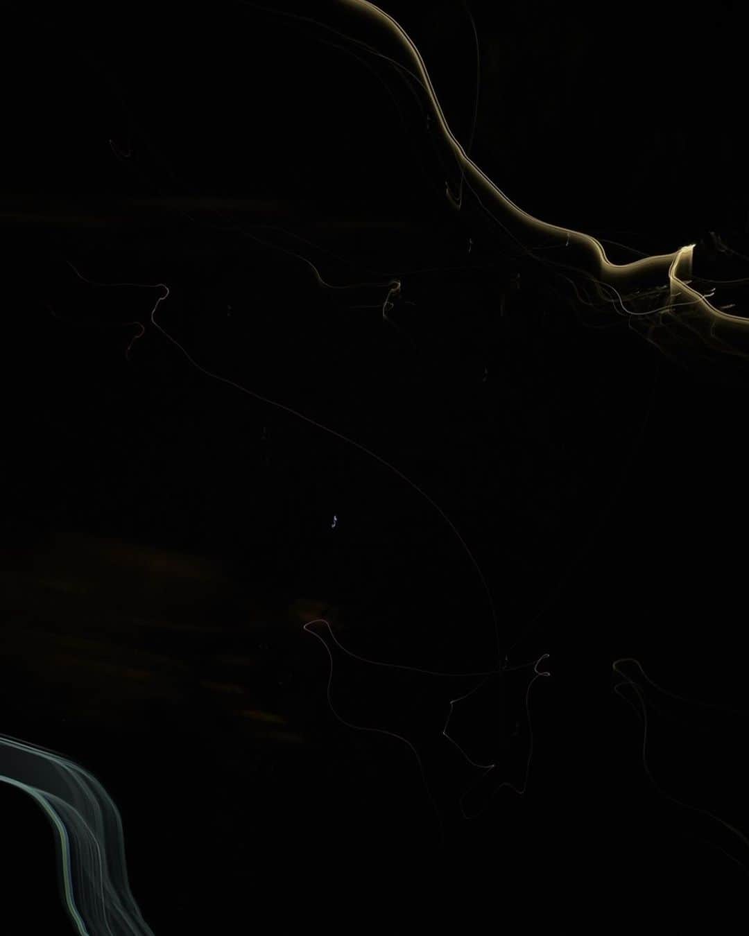 川崎優さんのインスタグラム写真 - (川崎優Instagram)「. . 空にびっしりの星と、煌々と光ってる月をみながらお散歩。 頑張って星を撮ろうとアプリを使ったらネオンみたいになった…💫  #沖縄 #ロケ #読谷村 #沖縄の夜」11月3日 14時53分 - yuu__noir