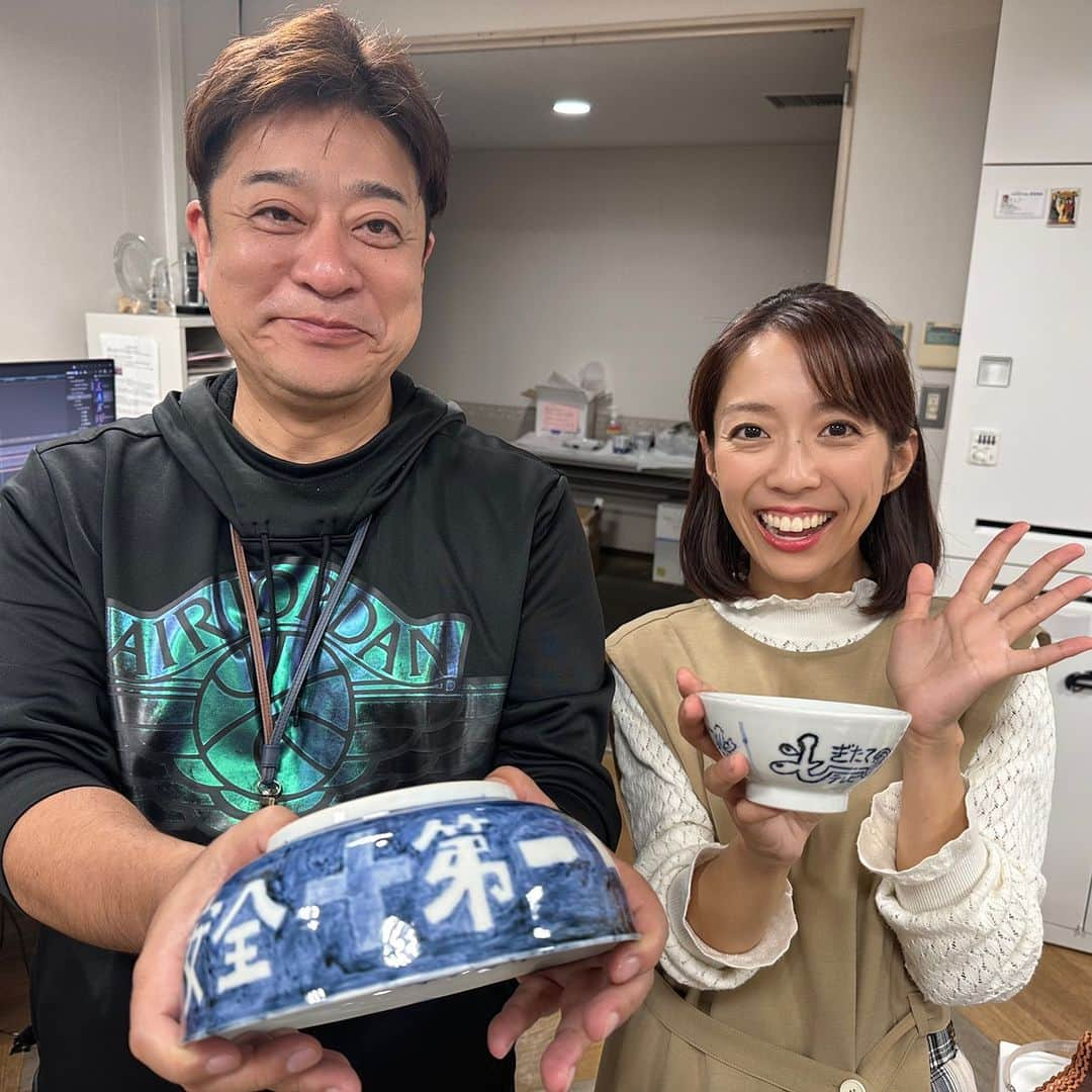 南海放送さんのインスタグラム写真 - (南海放送Instagram)「🍵👐🍵👐🍵👐 ／ いよいよ明日 「#秋の砥部焼まつり」開催 ～秋のごちそう。隠し味は、うつわです。～ ＼ 60軒以上の窯元が一斉に集結し 対面販売を実施します✨  #藤田勇次郎 アナウンサーや #岡内ひかり アナウンサーが 作った #砥部焼 もエントリー予定の 「砥部焼オークション」も開催！  他にも様々なステージイベントを実施します！  楽しい出会いとお値打ち器が 勢ぞろいな「砥部焼まつり」へお越し下さい👐🤍」11月3日 15時00分 - nankaihoso_rnb