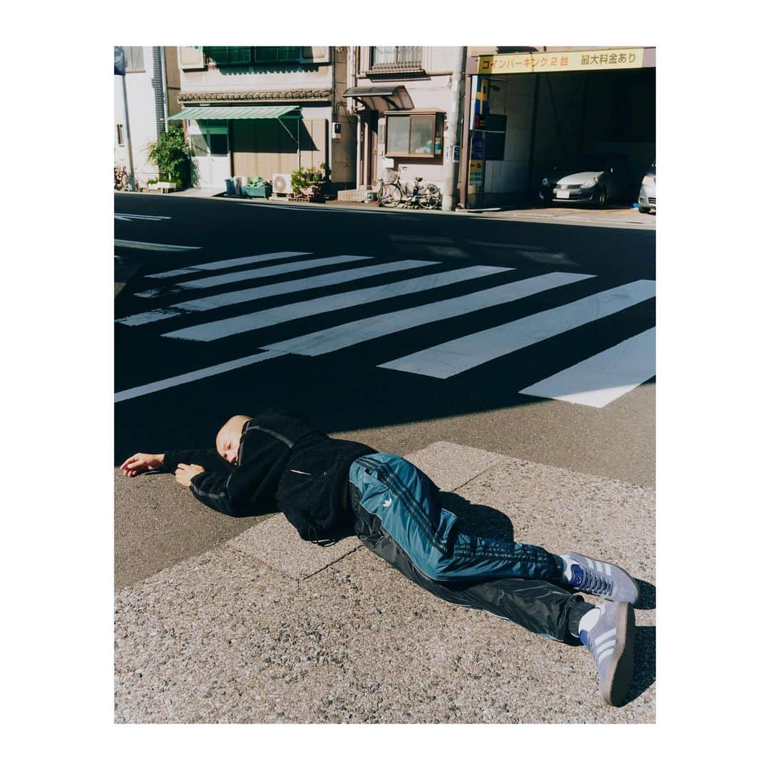 TEPPEIさんのインスタグラム写真 - (TEPPEIInstagram)「…   "僕らの日常" @masteredjp   Direction for @adidasoriginals @adidastokyo   Shot by @taksugitaphoto  Model by 大柴裕介 @tillssdd, 千島竜平 @ryuheichishima  Directed,Styled by TEPPEI   Edited by @mikistered  Thank you @kwn_1992   #adidasoriginals #adidasgazelle」11月3日 15時09分 - stylist_teppei