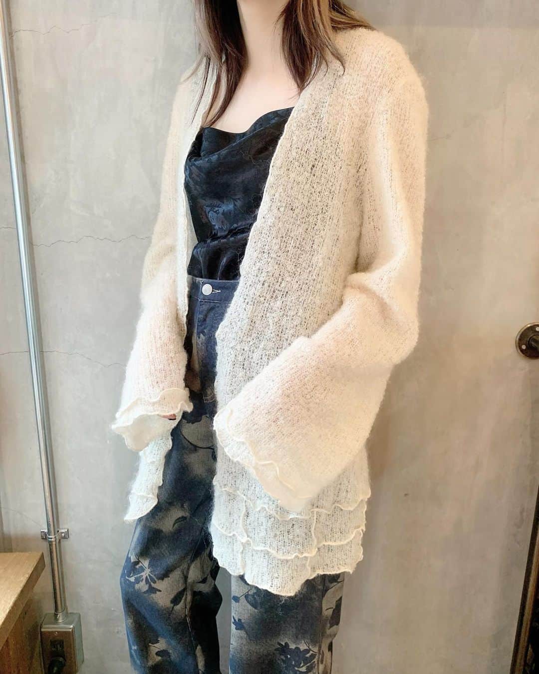 birthdeathのインスタグラム：「New Arrivals  00's White kid mohair cardigan  90's Print denim pants  🦋上記の商品はオンラインストアに掲載中です。  #birthdeath #vintage」