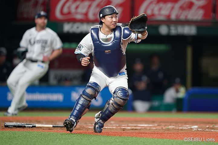 侍ジャパンさんのインスタグラム写真 - (侍ジャパンInstagram)「「カーネクスト アジアプロ野球チャンピオンシップ2023」出場選手コメント  古賀悠斗 選手 「選出を聞いて、まず一番はとても驚いたのですが、光栄に思います。誰もが選んでもらえるわけではない貴重な体験だと思いますので、この機会にたくさんのことを経験し、吸収したいです。今シーズン、盗塁阻止率でいい数字を残すことができましたので、盗塁を刺して肩をアピールできれば、と思います」  坂倉将吾 選手 「選んで頂き素直に嬉しいです。野球人生で初めての日本代表なので緊張するとは思いますが、がむしゃらに頑張ります。U-24のチームなので、年下の選手が多くなると思いますが、色々な選手と積極的にコミュニケーションを取って、自分のプラスになるように、この経験で少しでも成長できるようにしたいです」  石橋康太 選手 「選んでいただいたことをとても光栄に思いますし、たくさんのことを吸収できる貴重な機会なので精一杯頑張りたいと思います！」  #侍ジャパン #アジチャン #古賀悠斗 #seibulions #坂倉将吾 #carp #石橋康太 #dragons」11月3日 15時11分 - samuraijapan_official