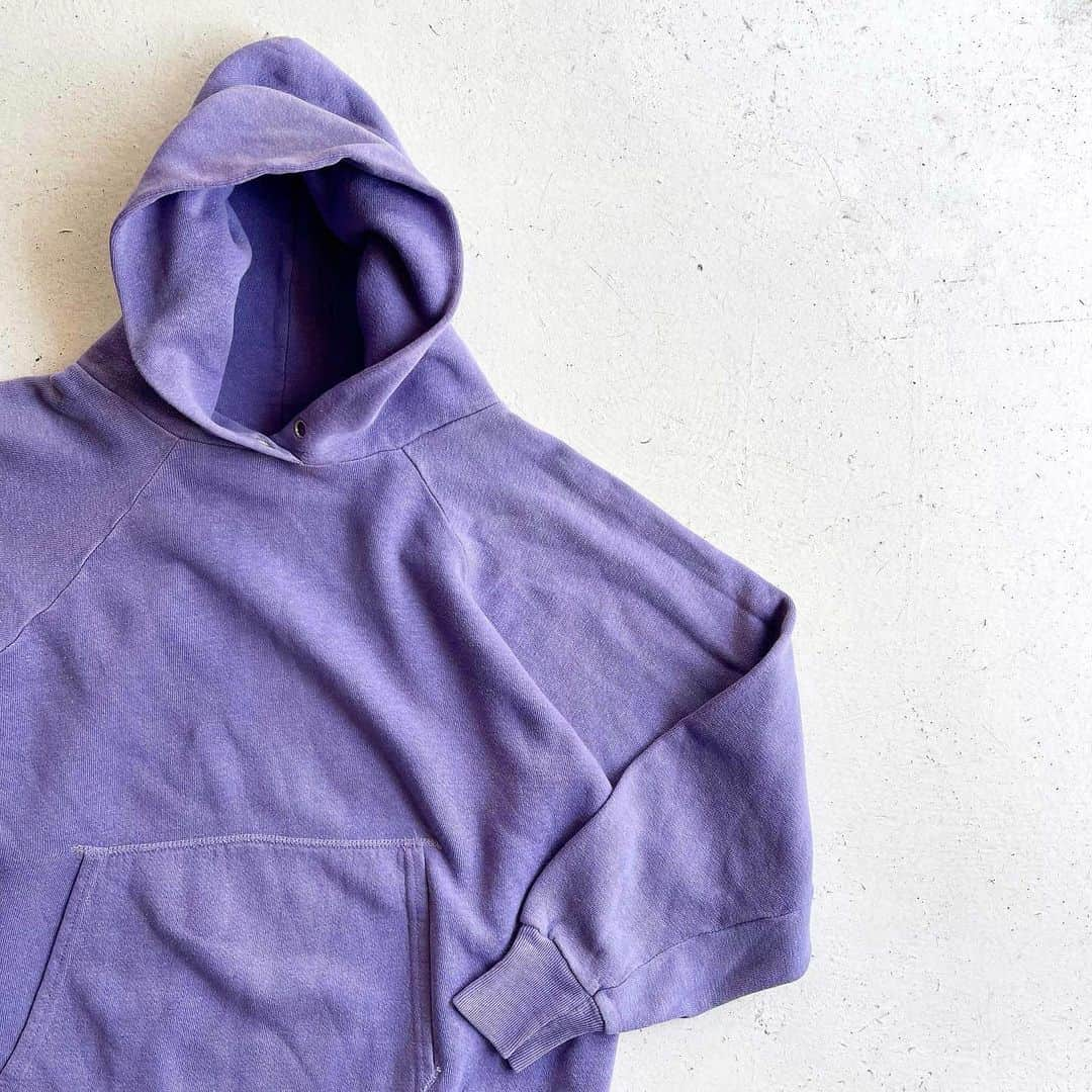 DROP...vintage select shopさんのインスタグラム写真 - (DROP...vintage select shopInstagram)「1970-80s Raglan Sleeve Pullover Hoodie Lavender purple  ラベンダーカラー💜🪻」11月3日 15時15分 - tokyo_drop