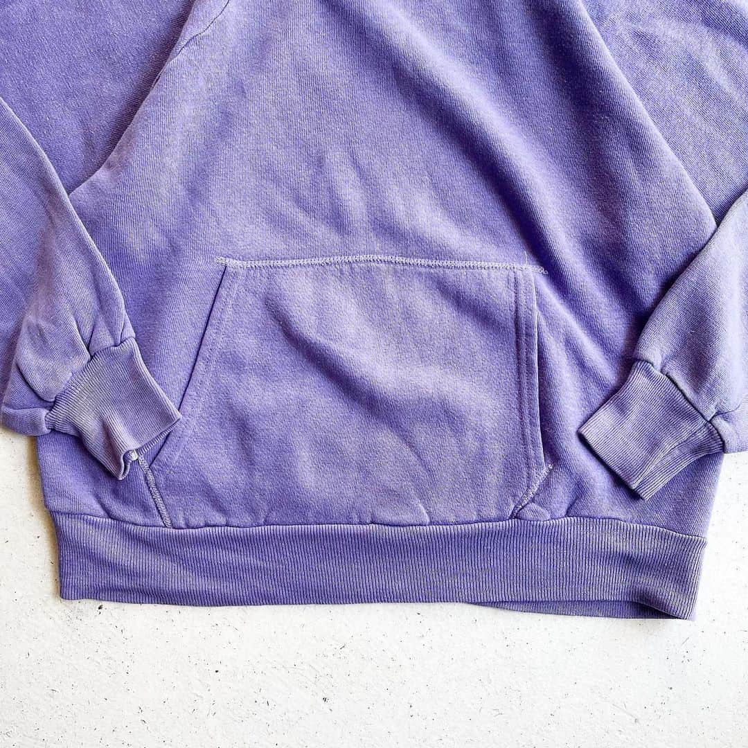 DROP...vintage select shopさんのインスタグラム写真 - (DROP...vintage select shopInstagram)「1970-80s Raglan Sleeve Pullover Hoodie Lavender purple  ラベンダーカラー💜🪻」11月3日 15時15分 - tokyo_drop