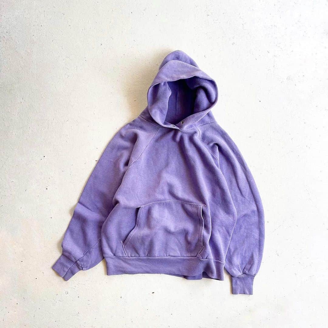 DROP...vintage select shopのインスタグラム：「1970-80s Raglan Sleeve Pullover Hoodie Lavender purple  ラベンダーカラー💜🪻」