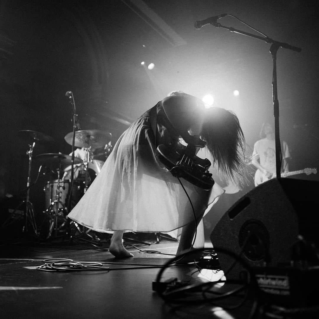 宮本菜津子さんのインスタグラム写真 - (宮本菜津子Instagram)「What a cool photo! Thank you for taking such nice pictures. @andrewbernasconi  #massofthefermentingdregs  #motfd #masudore #northamericantour #losangeles  #lodgeroom #マスドレ #北米ツアー #ロサンゼルス」11月3日 15時20分 - natsukondesu