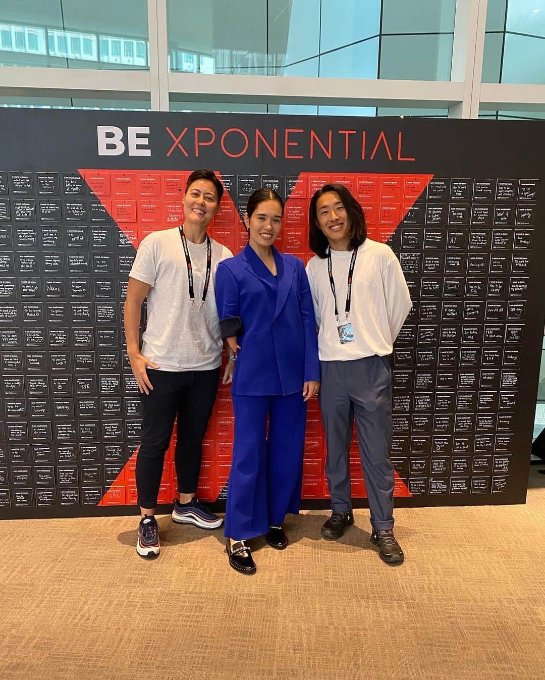 一ノ瀬メイさんのインスタグラム写真 - (一ノ瀬メイInstagram)「Some more bts shots from TEDxP&G Singapore📸  今年のTEDxのジャーニーを振り返っていて、 自分が一人間として目の前のひとりの人に発することのできるメッセージを深く深く見つめて、それが国を超えてたくさんの人にちゃんと響いていくところを見れたことが本当に大きな財産になったなあと感じてる。  水泳をやめた後、肩書きを手放した自分は誰なのか、何を持っているのかということがはっきり表現できない期間がすごく長かったけど、今年TEDxという舞台を用意してもらったおかげでそこに対してたくさん向き合う機会をもらったし、たくさん答えが出せた。  そしてやっぱり思うことは、 「結果」ももちろんすっごく大切やけど、ある程度まで行ったらその先は結果とか成績とか肩書きじゃほんまになくて、 ・どんな目的を持ってどんなふうに取り組んできたのか ・人をどんな気持ちにさせたのか・何を与えられたのか ・どれだけ意識的に想いと考えをもって深く時間と経験を刻んできたか に尽きる。  まだまだこれからやりたいことはたくさんあるし、成長したい部分も沢山あるけど一旦 ここまでの自分の選択と姿勢が間違ってなかったって思えたことが本当に嬉しかったからシェア！ これからもやるぞ！」11月3日 15時30分 - mei_ichinose
