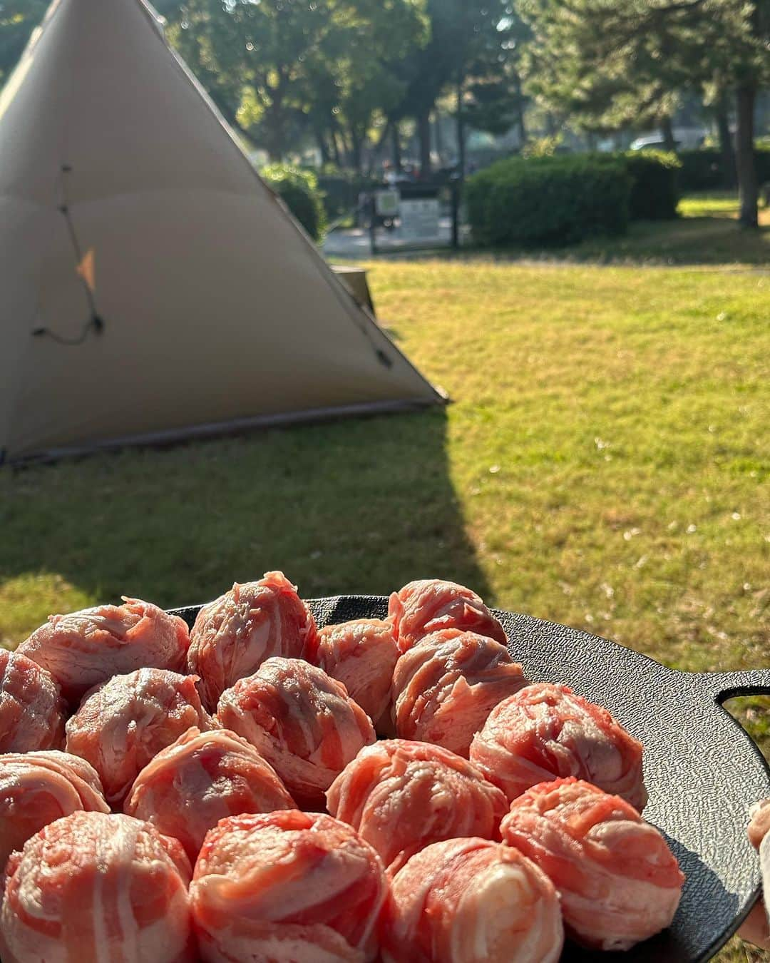 YU-Aさんのインスタグラム写真 - (YU-AInstagram)「最高の天気の中でBBQ🍖✨  いいね😜👍🏿  #YUA #BBQ #camp #肉」11月3日 16時12分 - yua_official